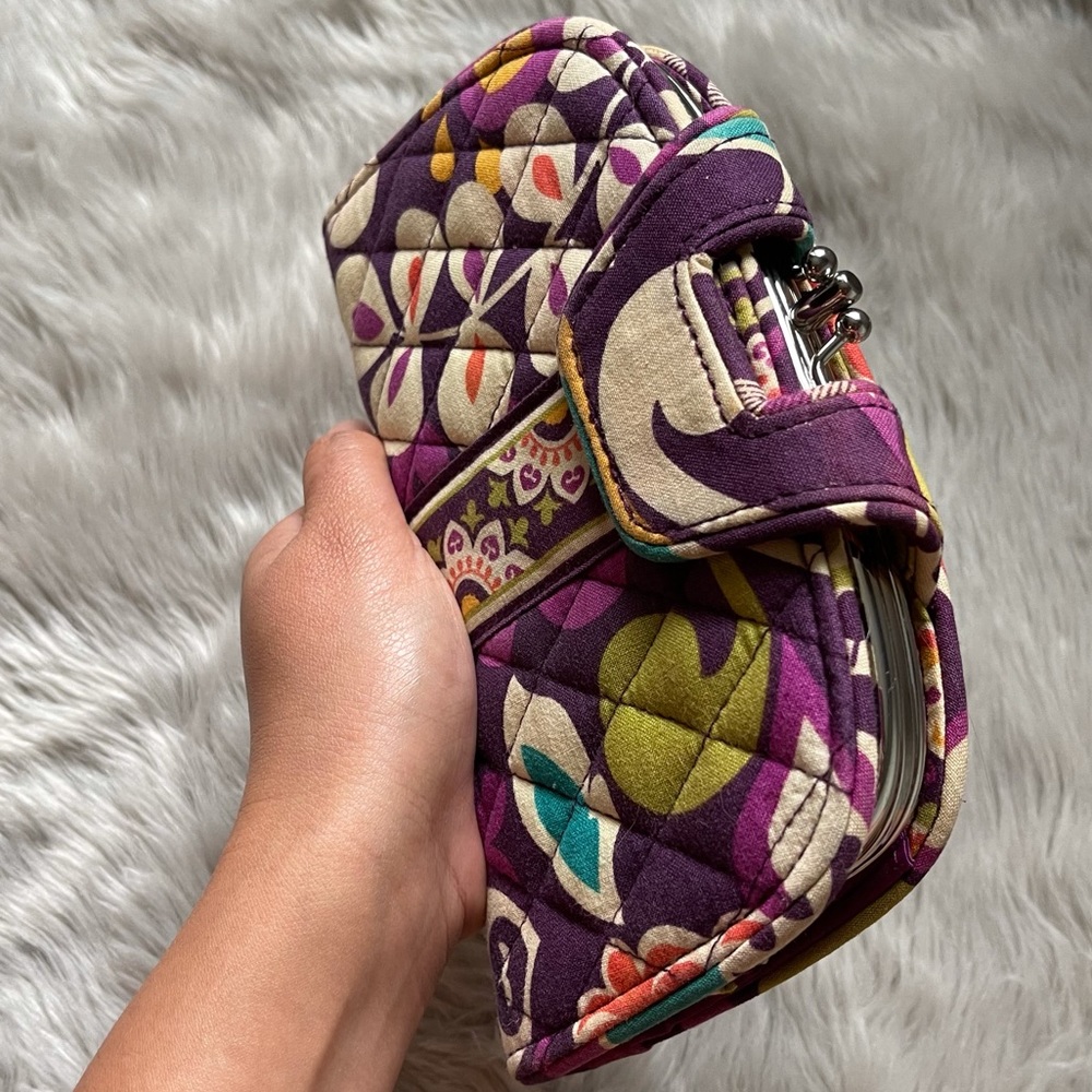 ⛔️SOLD⛔️Vera Bradley Retired Vintage Kiss Lock Wallet